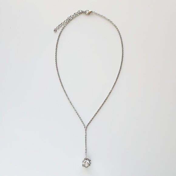 Elegant white pearl & silver rosary necklace - Picture 2 of 7